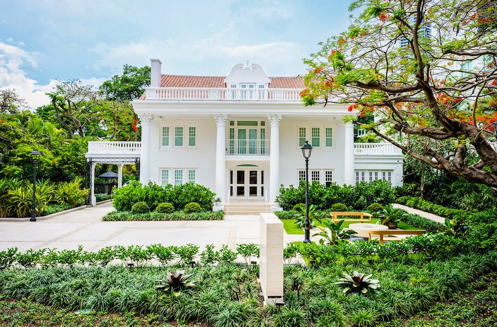 The Real Estate Boom with Influencers: TikTokers Showcase Mansions in Brickell