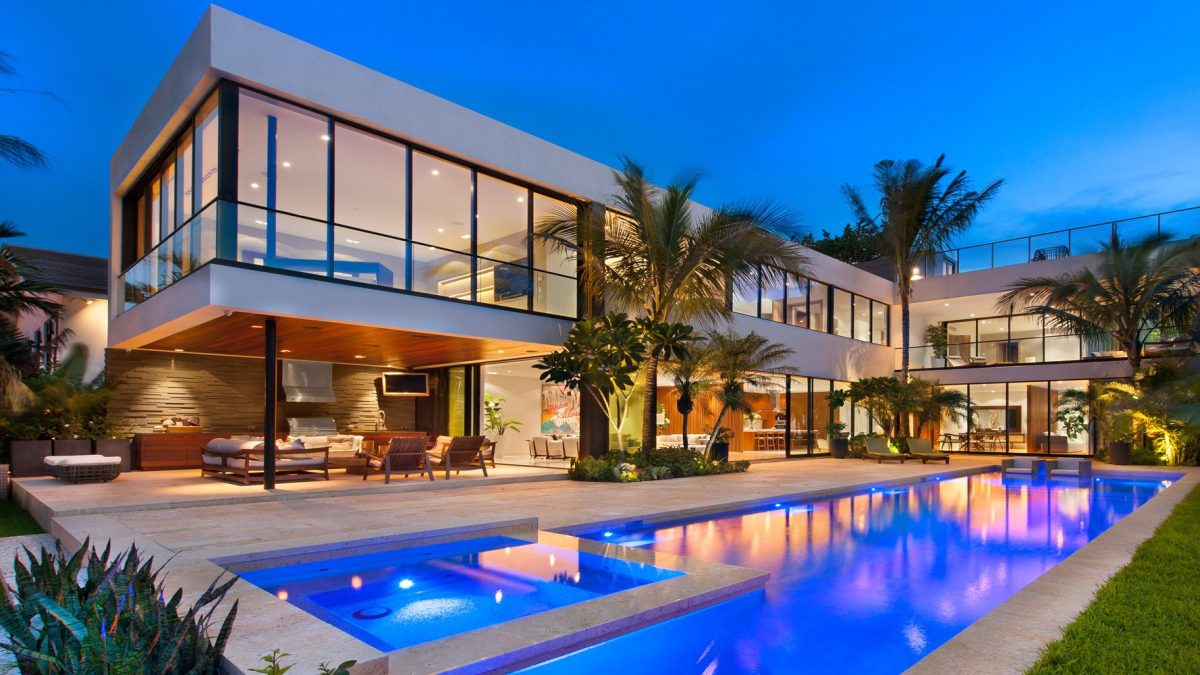 Danny Miranda: The Influencer Turning Miami Mansions into TikTok Virals